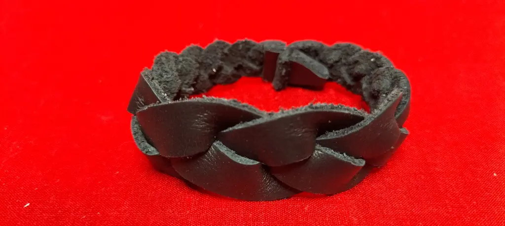 Bracelet large en cuir noir tressé 3 brins