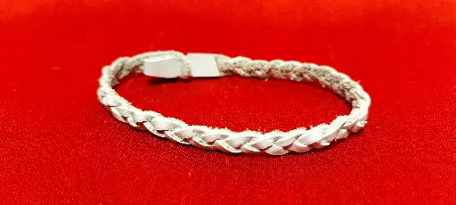 Bracelet fin en cuir tressé 3 brins