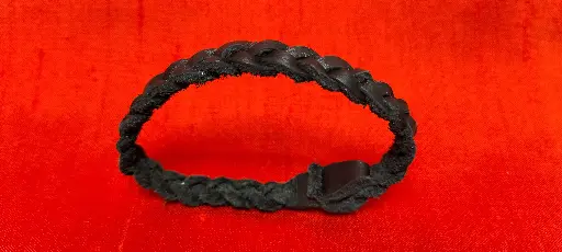 Bracelet fin en cuir noir tressé 3 brins