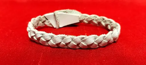 Bracelet cuir Gris clair tressé 3 brins